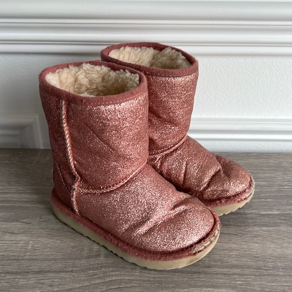 ✨ Authentic Toddler Girl’s UGG Boots - Size 9 (Toddler) Pink Glitter ✨ - Picture 1 of 5